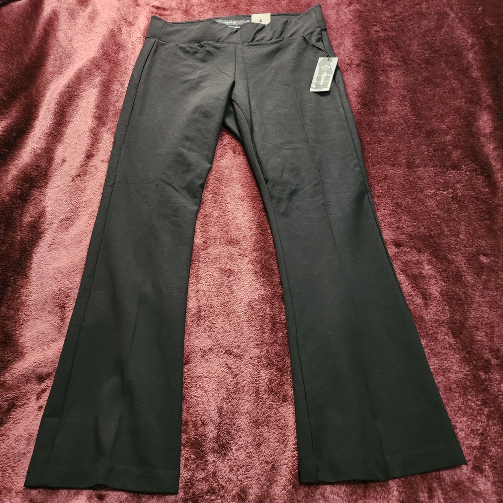 Torrid Noir Collection Black Flare Slim Fix Technology Ponte Pants 2T Tall NEW